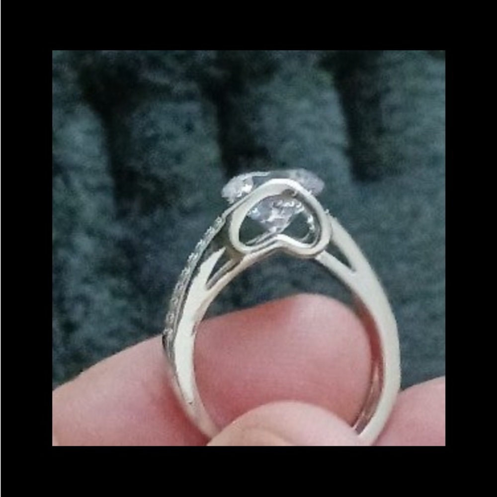 Beautiful Platinum diamond ring
